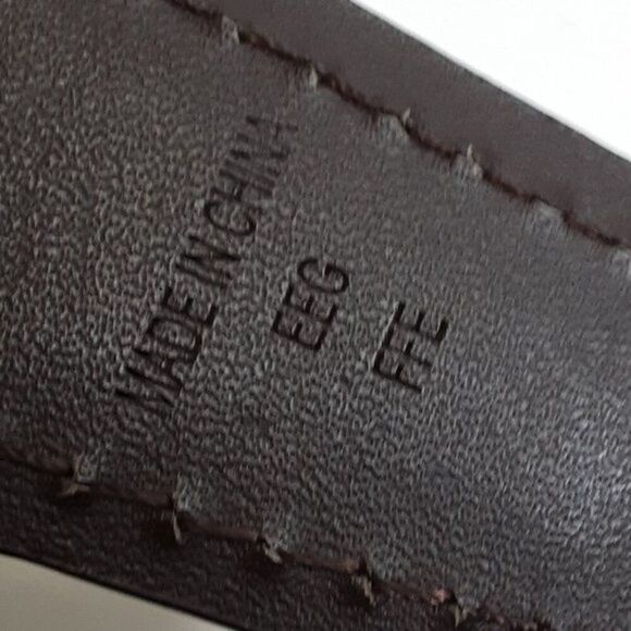 Cabela's Full Grain Cowhide Men's Brown Belt size 48 - Picture 4 of 12